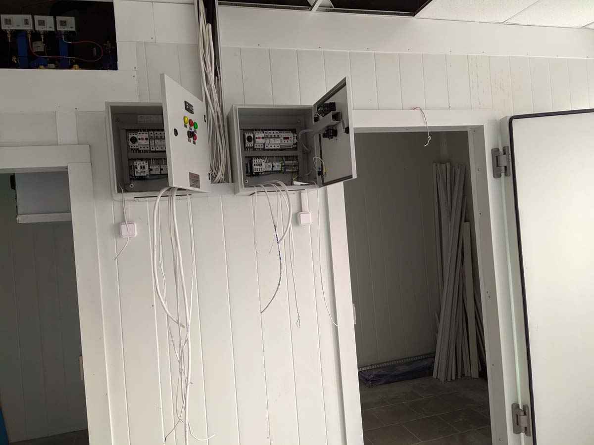 Холодильна камера для молока